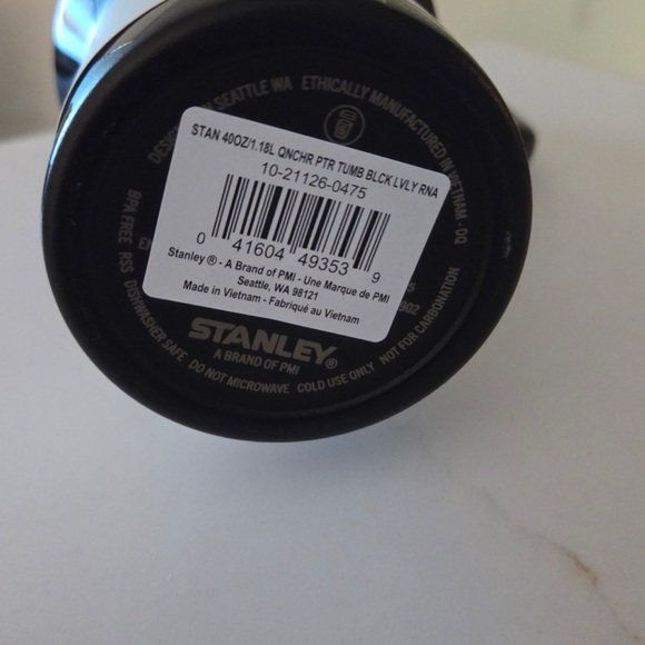 Stanley Valentine Black Lovely Hearts Quencher ProTour 40oz Red Straw Tumbler - Picture 4 of 4